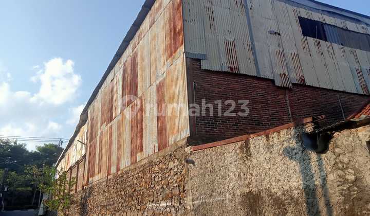 Manyaran Warehouse Main Road Area 1000