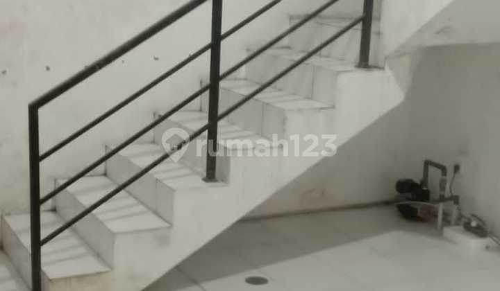 Ruko Lamper Parkir Luas Dekat Majapahit Sompok 2