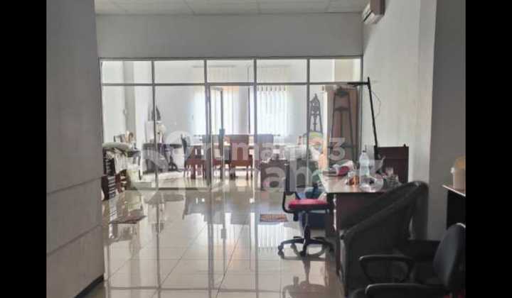 Thamrin Back Paragon Shophouse in Good Condition 1