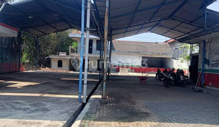 Large Business Space Mangkang Spacious Parking 2