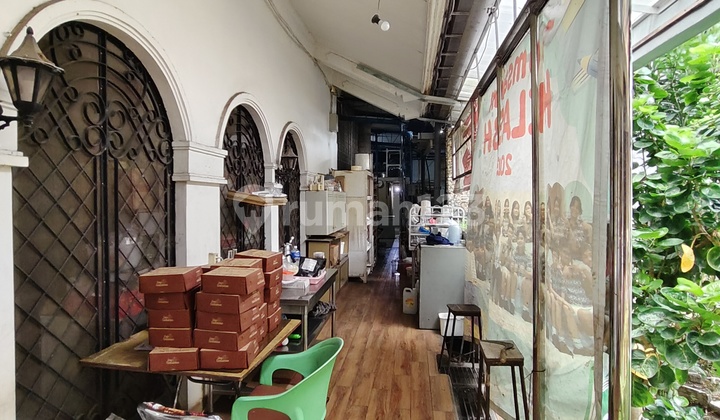 Rumah Mewah Full Furnished Dekat The Park 2