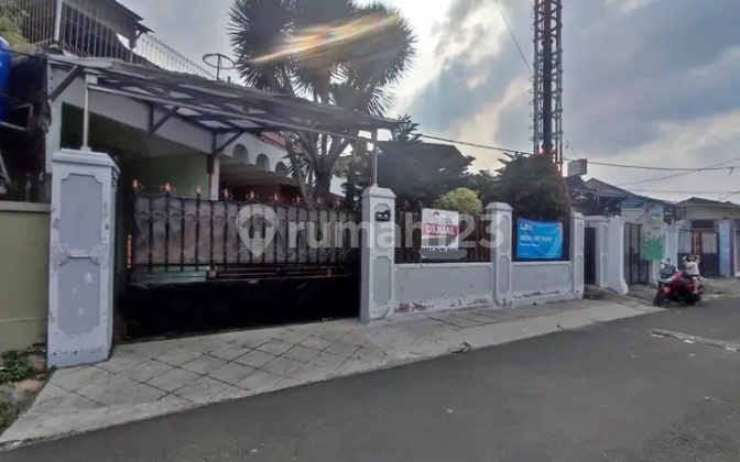 For Rent Large House Free from Floods, Bukit Duri Timur, South Jakarta