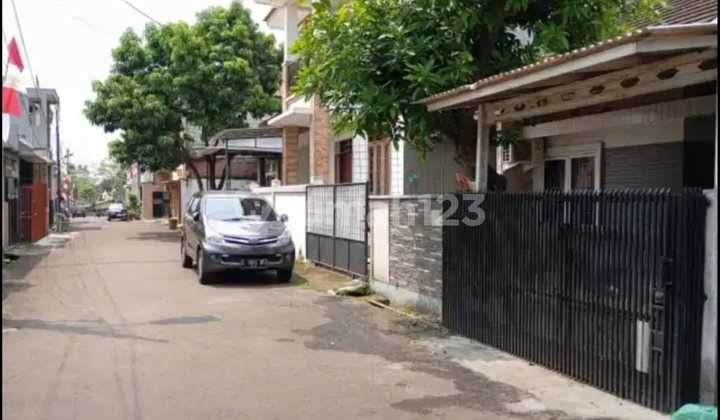 For Sale Cheap House SHM Flood-Free Serua Indah Ciputat Tangsel 2