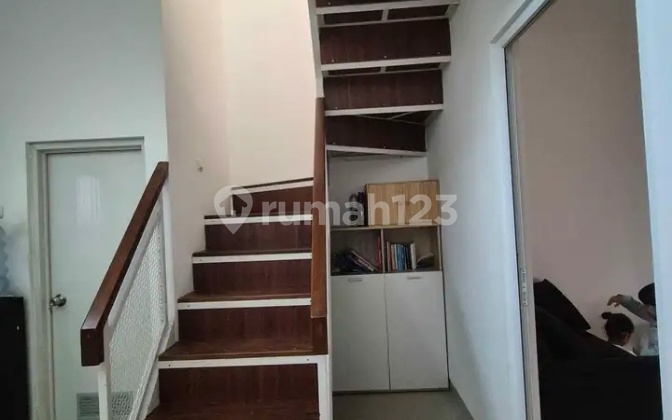 Di Sewakan Rumah 2 LT Bebas Banjir Lokasi Strategis Perumahan Pamulang Heritage.furnised 2