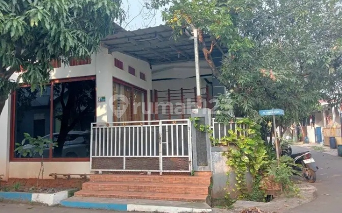 For Sale, Cheap House, Freehold Certificate, Hook Position, Flood-Free, Villa Mutiara Serpong 2