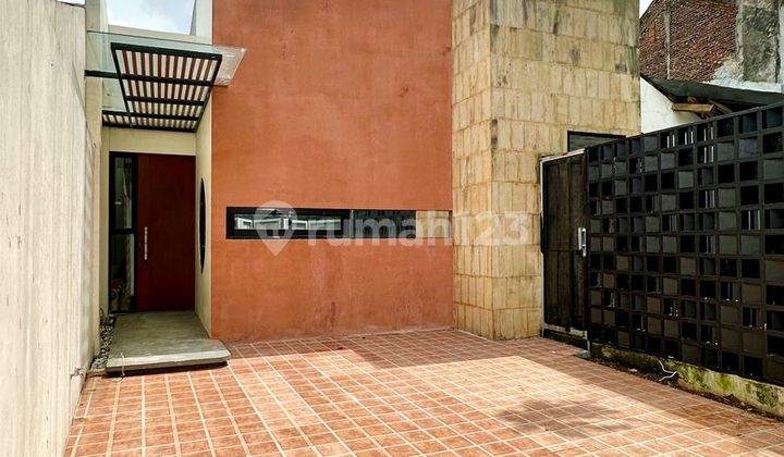 Di Sewakan Rumah Mewah Pesangrahan Jakarta Selatan Bebas Banjir