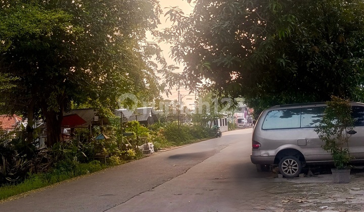 2-Story Shop House with 2-Car Road Access in Pondok Bambu R2156 2