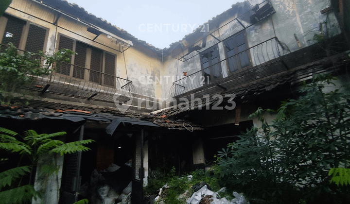 Rumah Tua Hitung Tanah Luas Dan Strategis Di Pulomas Barat S8923