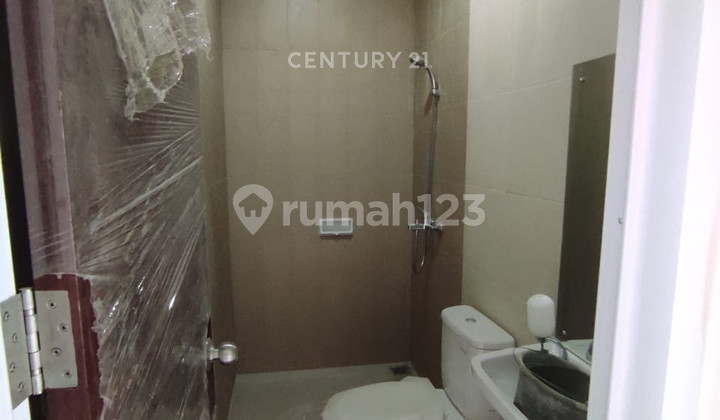 Residential House Within a Cluster in the Cut Mutia Kirana Housing Estate R2273 2