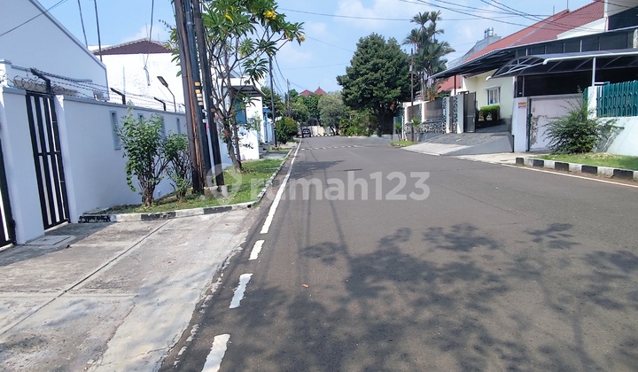 Strategic Ready-to-Occupy House in Pulomas East Jakarta R2141 2