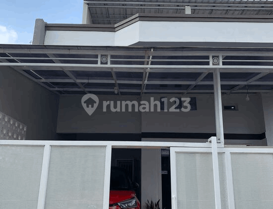 Rumah Tumbuh 2 Lantai Di Taman Narogong Indah S8811