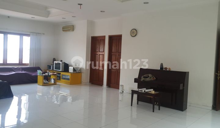 Rumah Premium Di Jl Mayjen Sutoyo 2