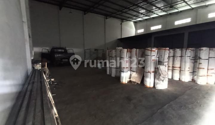 Gudang Stratgeis di Jalan Barito 2