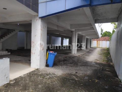 Commercial Building on Pemuda Street, Central Semarang 2