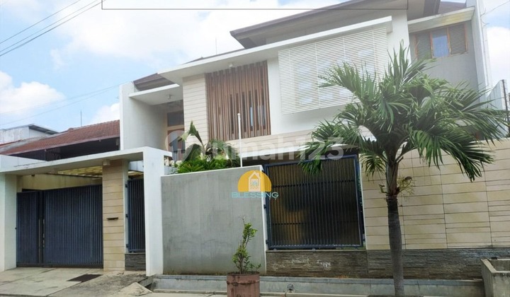 Fully Furnished Exclusive House on Lingga Street, East Semarang 1