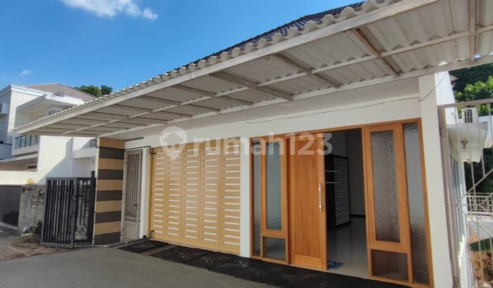 Rumah Strategis Siap Huni Furnished di Jalan Sinabung Candisari 1