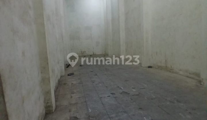 Gudang Luas Strategis Siap Pakai Usaha di Jalan Raden Patah 2
