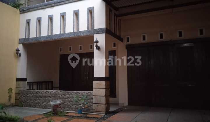 Disewakan Rumah 2 Lantai Siap Huni Di Sadang Serang – Cikutra, Lokasi Strategis & Nyaman! 1