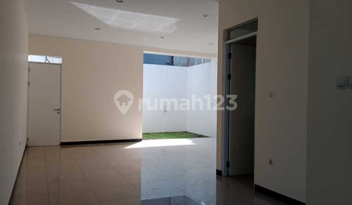 Rumah Strategis Di Taman Holis Indah Shm, Harga Nego 2