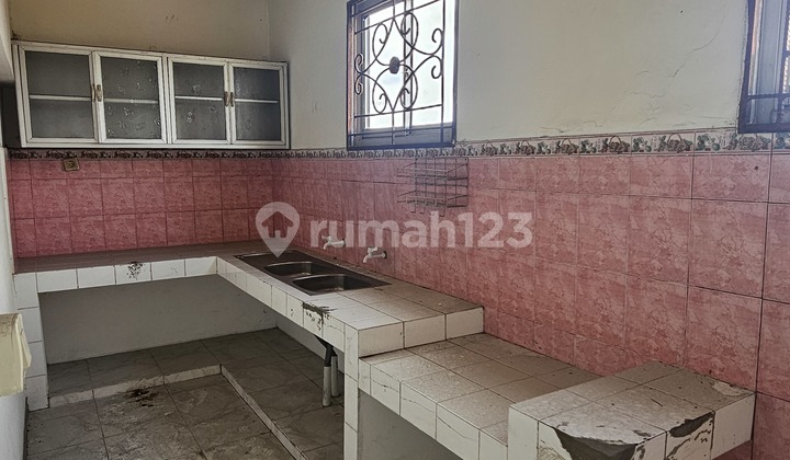 For Rent 4-Storey Shop House Suitable for Office, Clinic, Warehouse 2