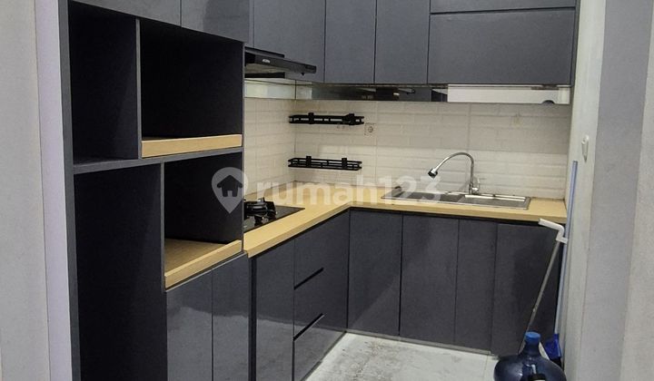 Jual Rumah 2 Lantai di Bekasi Dekat Jalan Utama Siap Huni