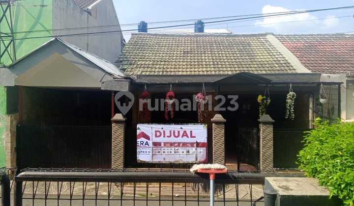 For Sale Large House Ready to Occupant, Safe and Strategic in Pondok Kopi, East Jakarta