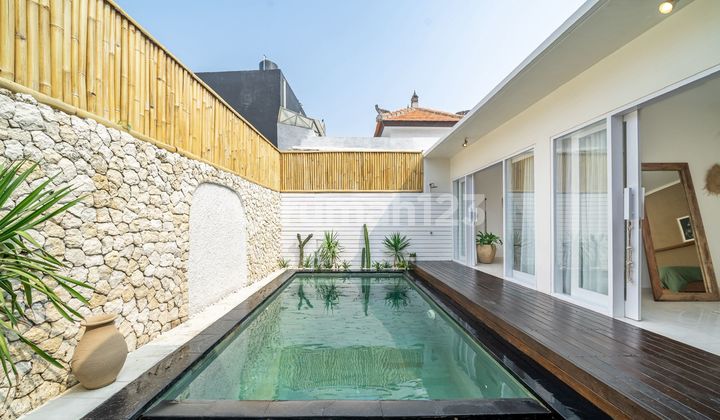 (ARI1062) Your Perfect Berawa Getaway – 3-Bedroom Villa Near the Beach