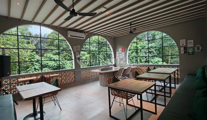 Modern 3 Bedrooms Villa with Restaurant & Coworking Space in Tumbak Bayuh 2
