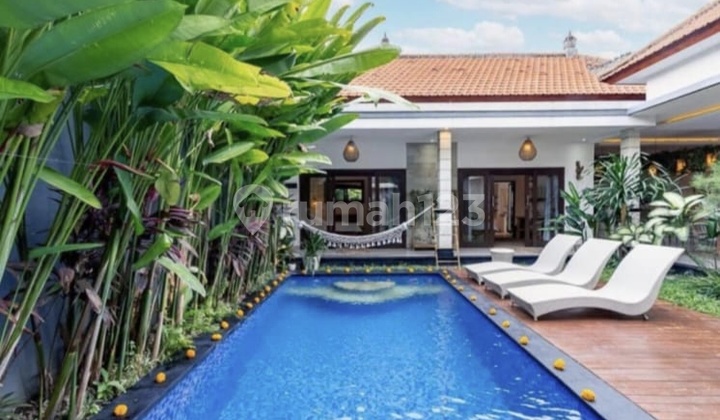 (ARI1014) Nyaman Vila di Canggu Hidup Tropis di Lokasi Strategis (ARI1014) Nyaman Vila di Canggu Hidup Tropis di Lokasi Strategis