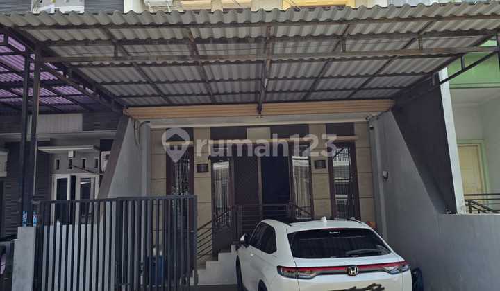 Selling 2.5 Story Hybrid House in Kelapa Gading