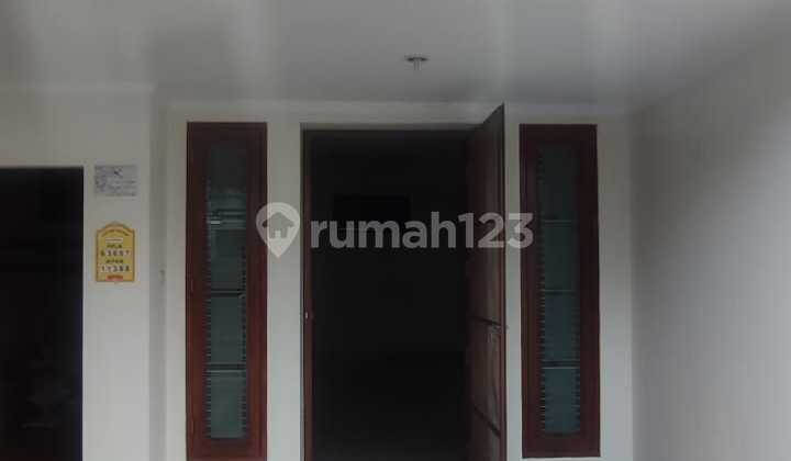 Quick Rent, Neat 2-Story House in Kelapa Puan