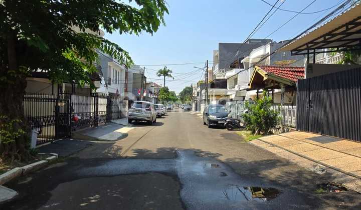 Rumah Baru Renov Siap Huni 3 Lantai Bebas Banjir 2