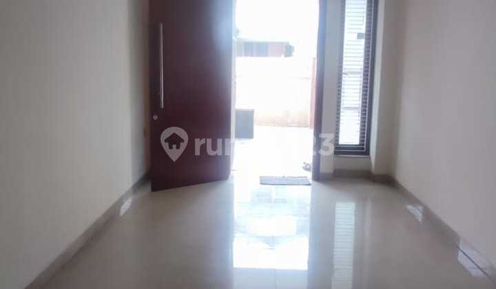 Sewa Cepat Rumah Rapi 2 Lantai di Kelapa Puan 2