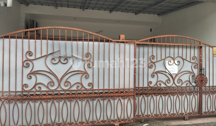 Sewa Cepat Rumah Rapi 1.5Lantai di Kopyor Barat