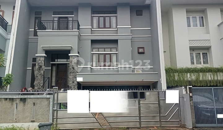 Quick Sale Large House Ready to Occupy on Jl Pelangi Kelapa Gading