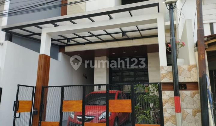 Dijual Cepat Rumah Mewah Elegan Masih Baru Design Minimalis Kontemporer Dengan Arsitektur Spesial Kokoh Terawat Apik Resik Siap Huni Lokasi Premium Dalam Perumahan Ternama & Terkenal Dekat Terusan Casablanca Bebas Banjir Di Bambu Ori, Pondok Bambu, Duren 