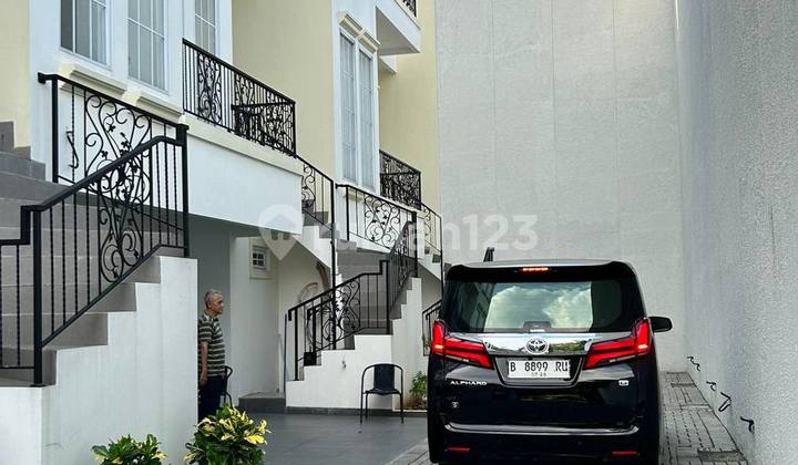New 3-Story Luxurious House, Extremely Sturdy with Full Marble Interiors and Exclusive Grohe Sanitary in Pulomas, East Jakarta, within a One Gate Access Estate. Safe, Strategic, Comfortable, and Flood-Free. One Look and You'll Want to Buy. 2