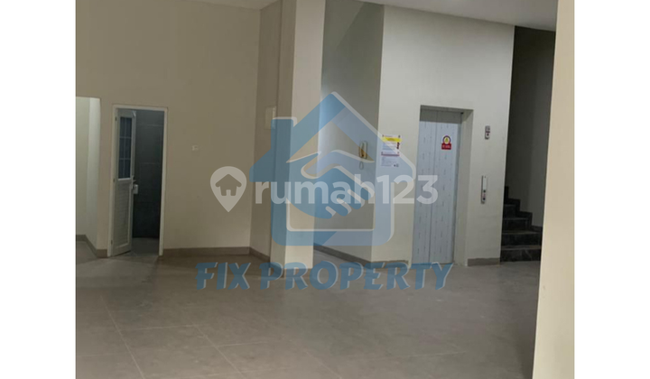 For Rent: Three-Storey (3.5 Floors) Linked Shop House in Terogong 2
