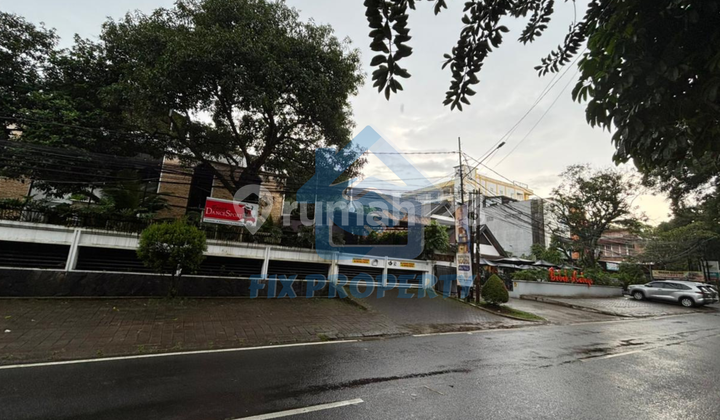 Dijual Rumah Mewah di Pinggir Jalan Dekat dengan Bebek Kaleyo