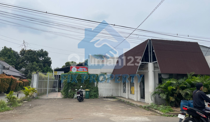 Ruko di Jalan Radar Auri dengan Lahan Parkir yang Luas