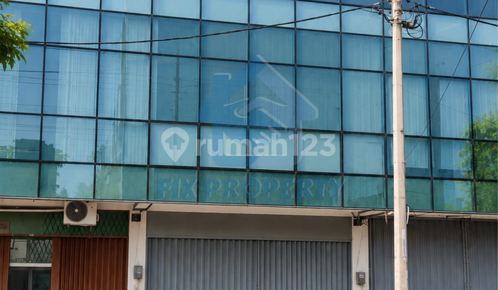 For Sale: 3-Story Shophouse in Bogor, Tanah Sereal, Suitable for Office Use 1