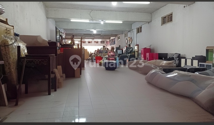 Shop House Spacious In The City Center Shop House Spacious In The City Center