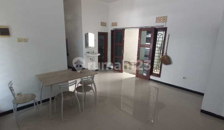 Rumah Nyaman Disewakan Rumah Nyaman Disewakan