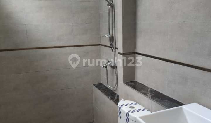 rumah baru, terseia 3 unit lingkungan elit Setra duta, Bandung  2