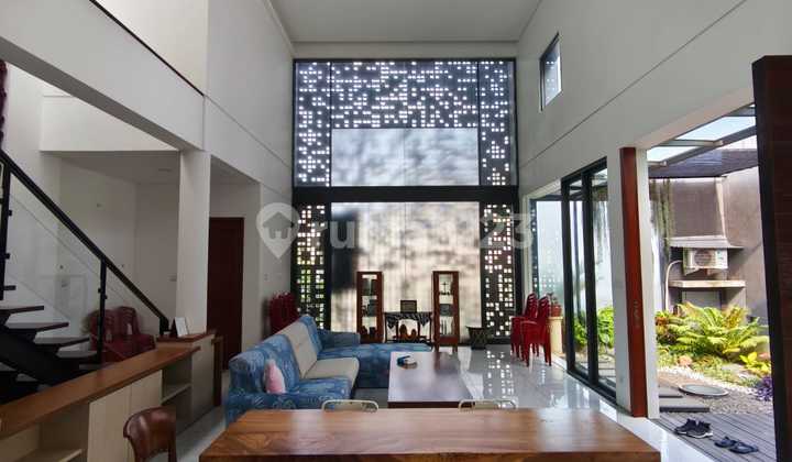 Rumah keren kualitas premium di Komplek Sumber sari, Bandung