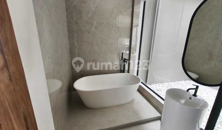 Rumah Luxury Mewah Nyaman di Kota Baru Parahyangan Bandung 2