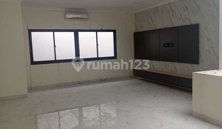 Rumah Modern Minimalis Semi Furnish di Summarecon Bandung Rumah Modern Minimalis Semi Furnish di Summarecon Bandung