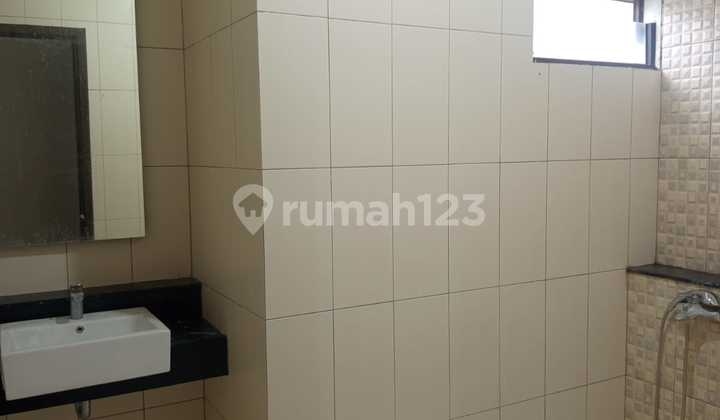 Rumah Modern Minimalis Semi Furnish di Summarecon Bandung 2