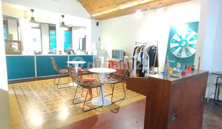 Business Space With Strategic Location In Riau Wing