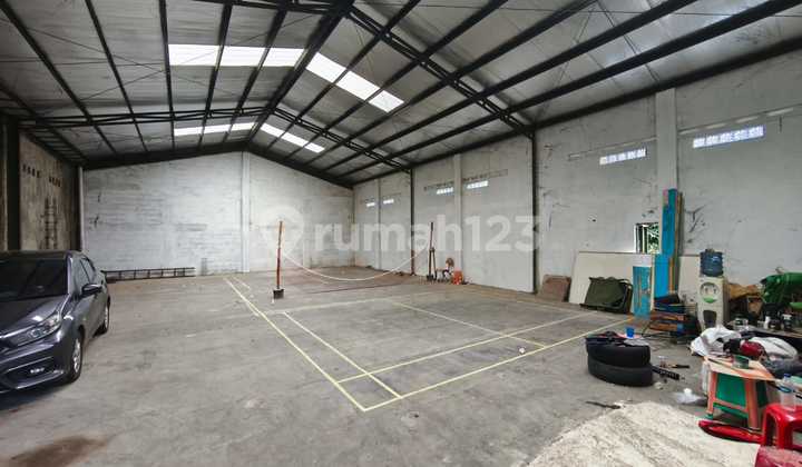 Shop House + Can Be Turned Into a Strategic Warehouse in Dayeuhkolot 2